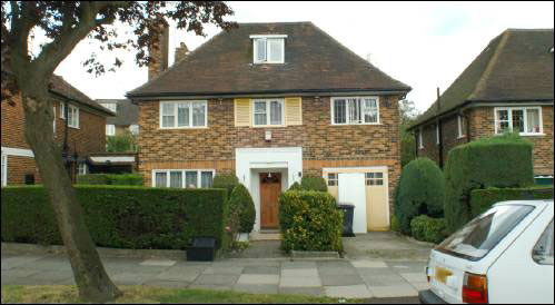 16 Greenhalgh Walk